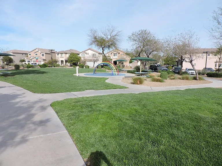 Community - Dog Park - Pic 2