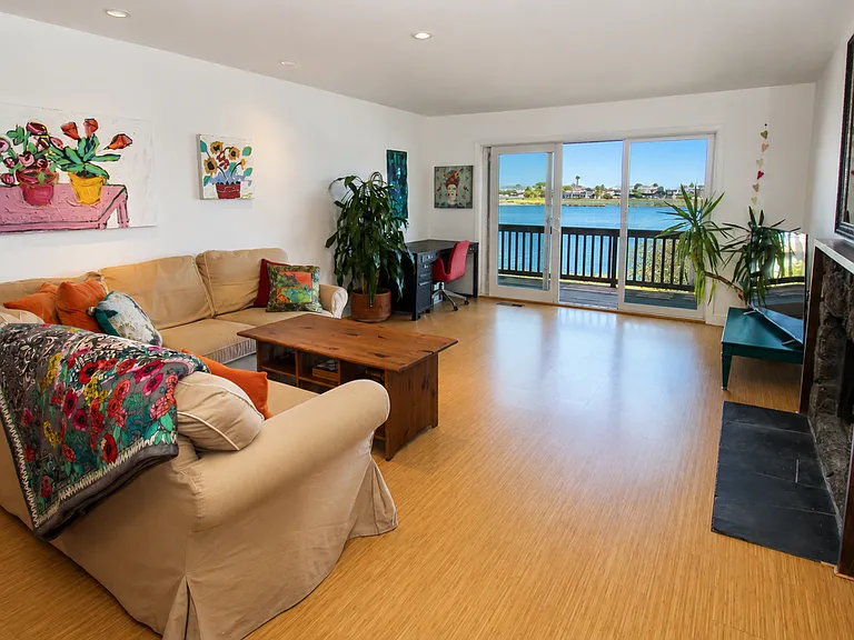 707 S Eliseo Dr — Photo 2
