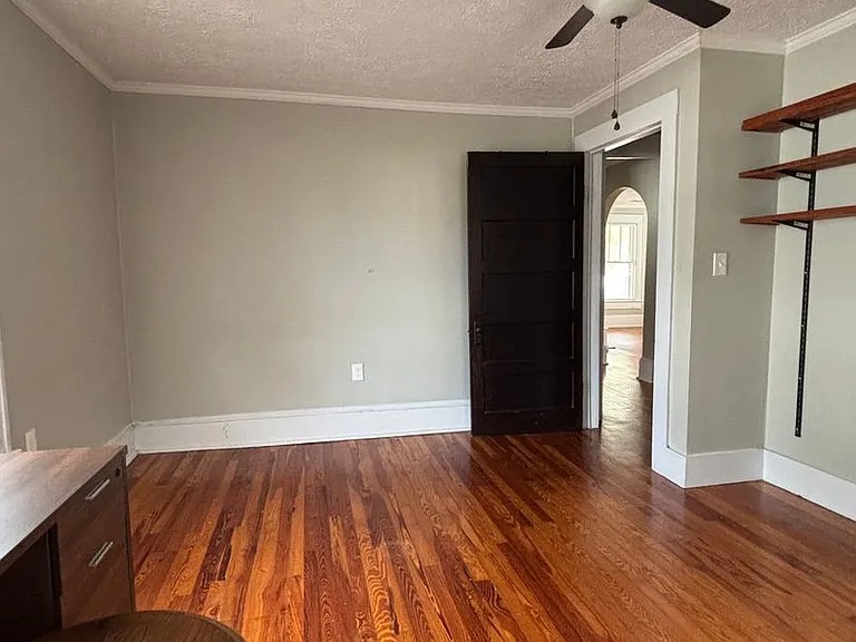 332 Carr St — Photo 4