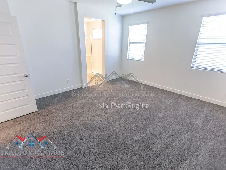 16264 W Canterbury Dr — Photo 37