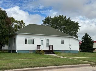 219 W 15th St, Kearney, NE 68845