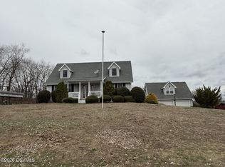 67 Robin Ln, New Columbia, PA 17856
