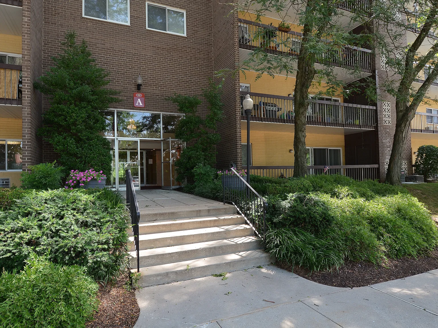 Main Line Berwyn Apartments — Photo 4