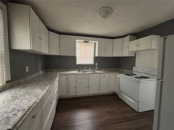 2nd image of 3212 E 59th St
