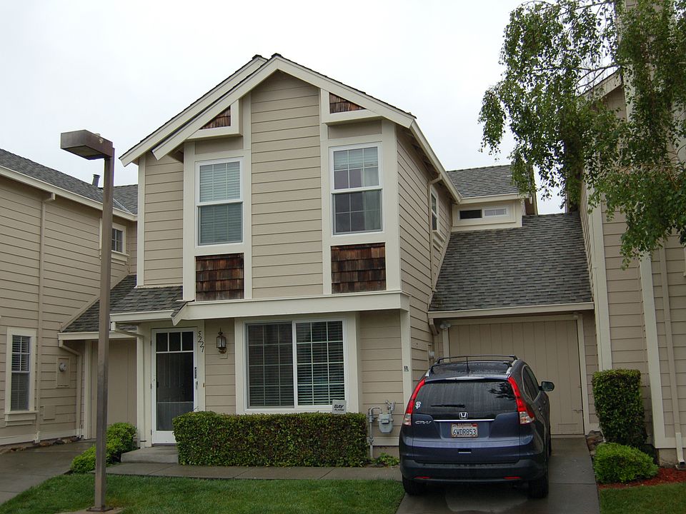 1st image of 5221 Macaw Way
