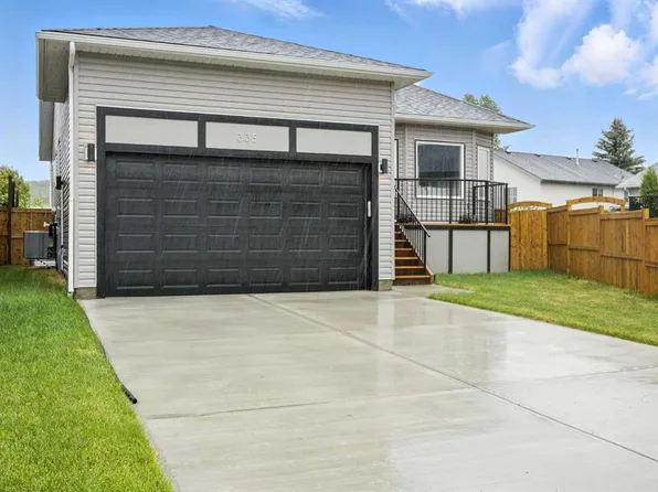 335 N Sheep River Pl, Okotoks, AB T1S 1N7