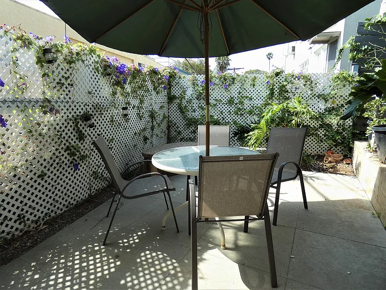 1946 Holmby Ave — Photo 4