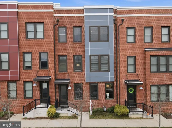 9193 Central Green St, Lorton, VA 22079