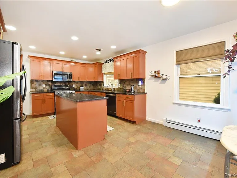 109 Charles St — Photo 12