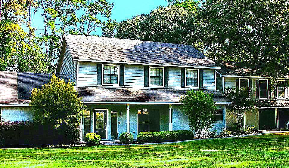 1st image of 16018 McMahon Cir