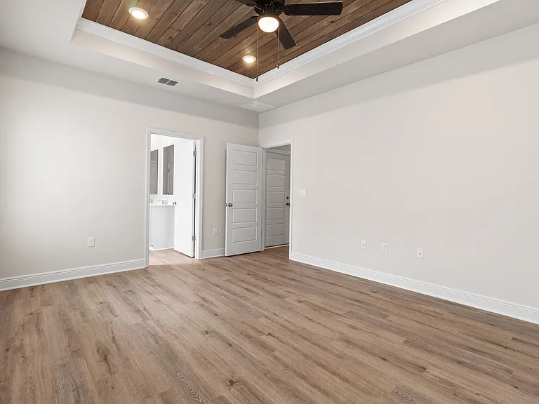 515 Bienville Pl — Photo 8