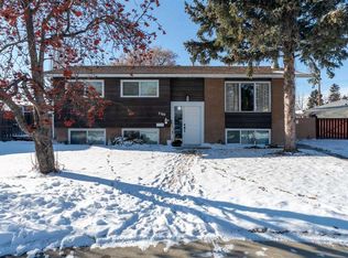 3204 E Riel Pl SE, Calgary, AB T2A 1Z2