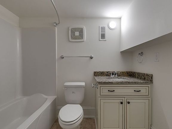 5th image of 900 Saint James St Unit 302