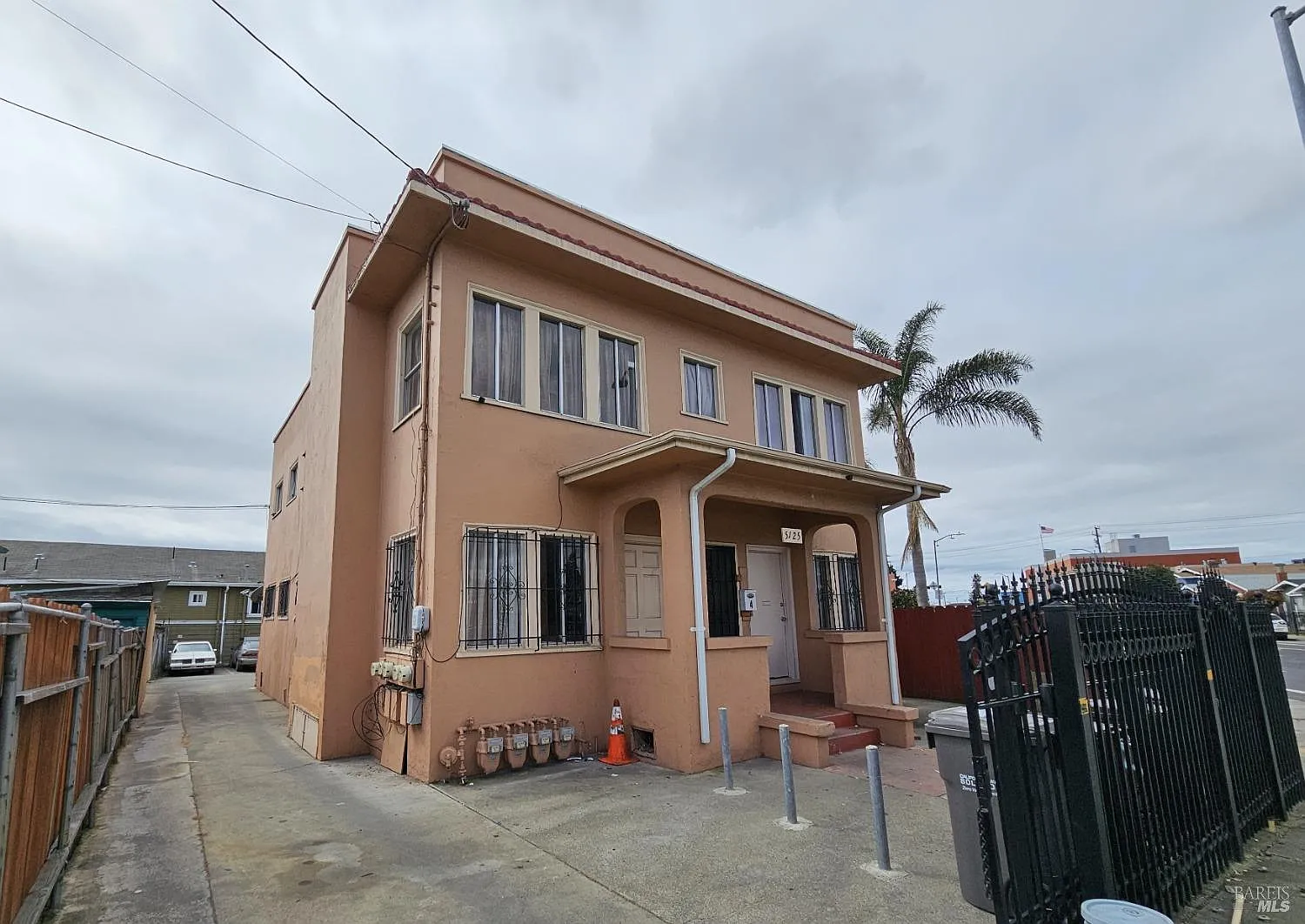 5125 Bancroft Avenue photo 1