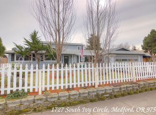 1727 S Ivy Cir, Medford, OR 97501