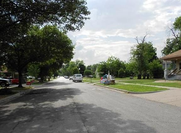 3rd image of 2823 Avenue E