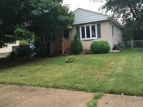 633 E 160th Pl, South Holland, IL 60473