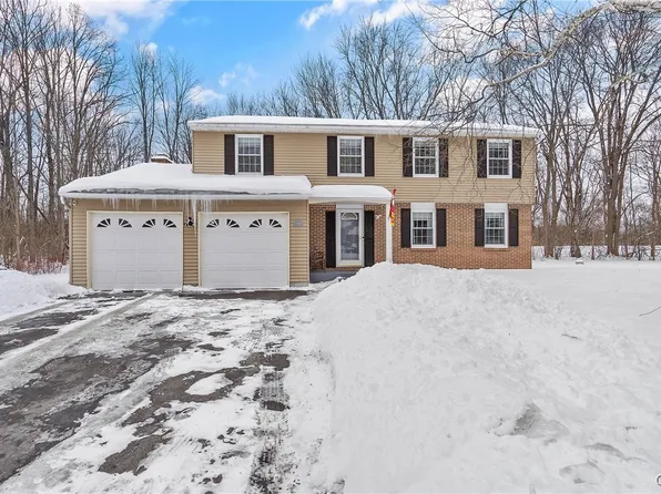 8072 White Birch Cir, Liverpool, NY 13090