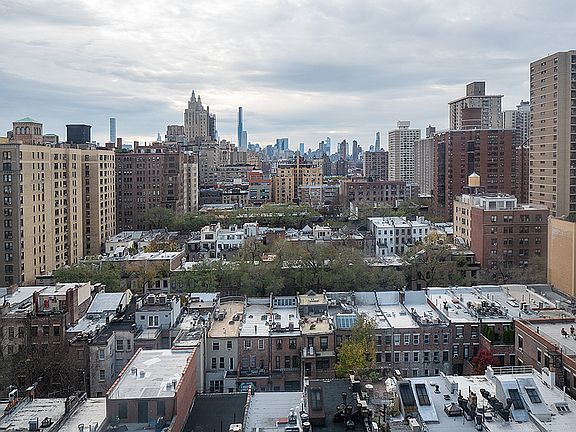 3rd image of 27 W 96th St APT 16A