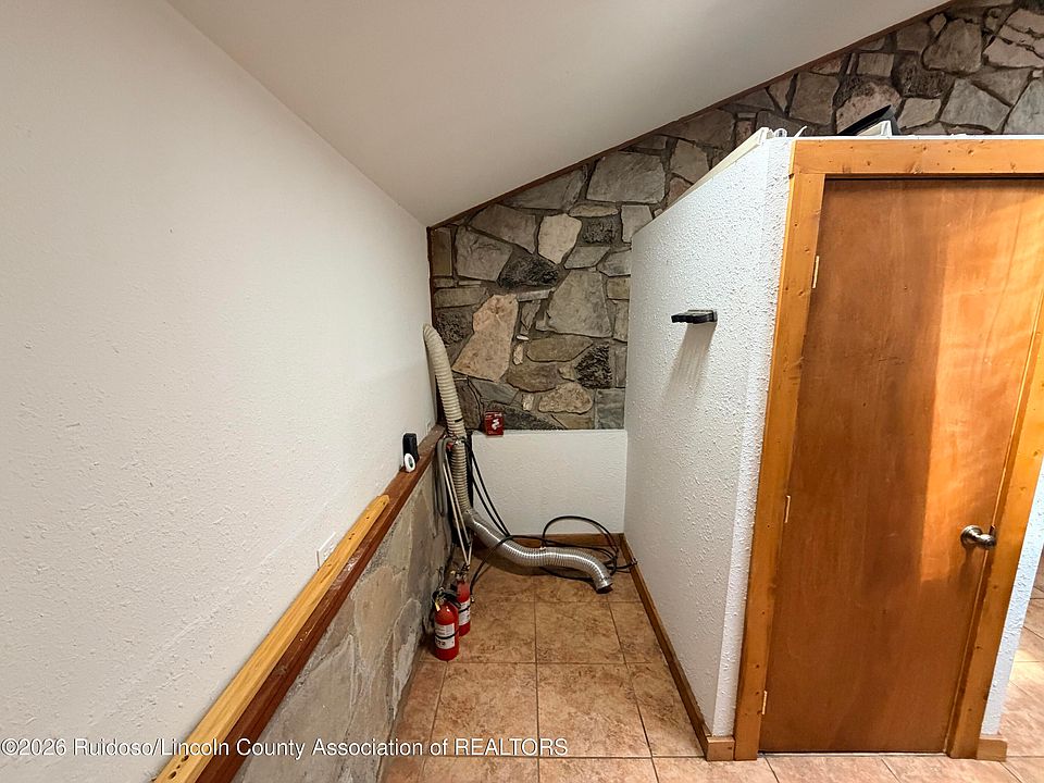 10th image of 113 Wingfield St