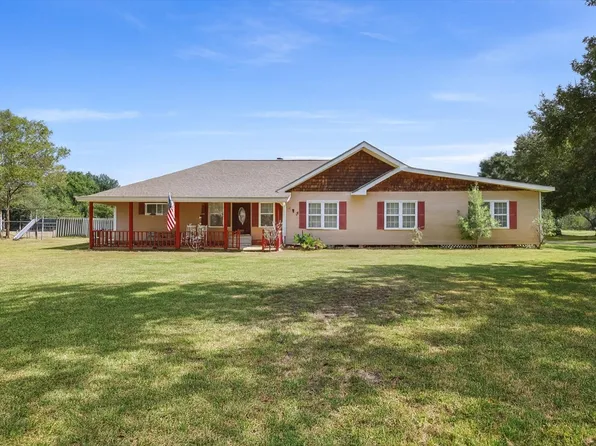 410 N Broadway St, China, TX 77613