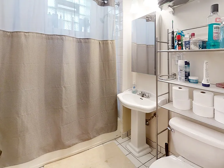 3765 N Lakewood Ave #2 — Photo 6