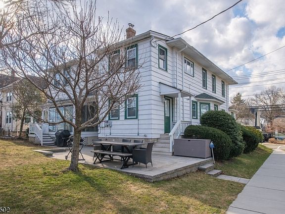 2nd image of 38B Park Ave