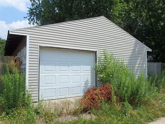 2nd image of 2130 Ringgold Ave