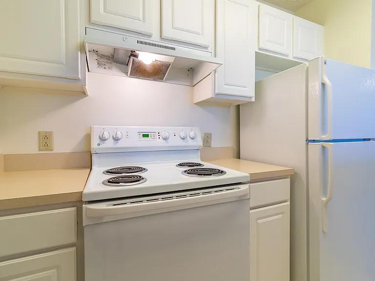 4465 Burbank Rd — Photo 2