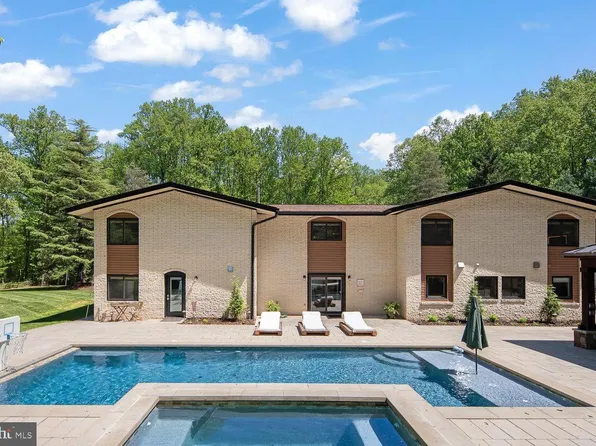 7506 Jumping Horse Ln, Fairfax Station, VA 22039