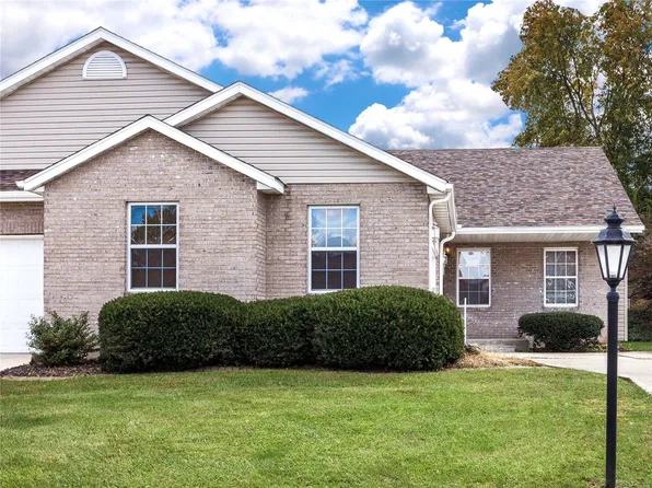 21 Crabapple Ln, Glen Carbon, IL 62034
