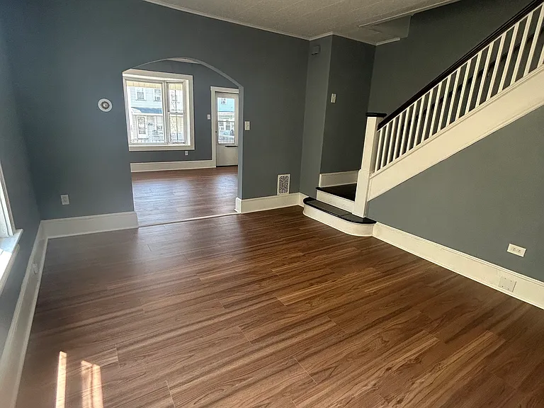 106 Center Ave — Photo 6