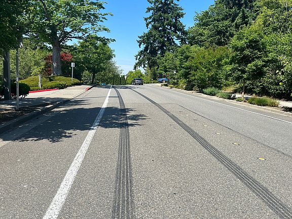 4th image of 105 118th Ave SE Unit 1