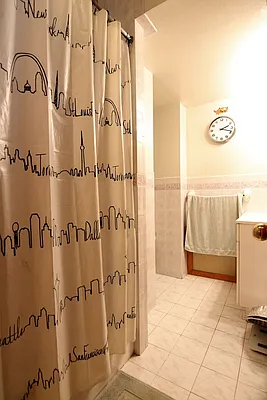 Rented by JK Dansar Corp | media 26