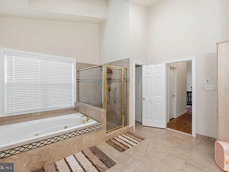 13010 Boswell Ct — Photo 10