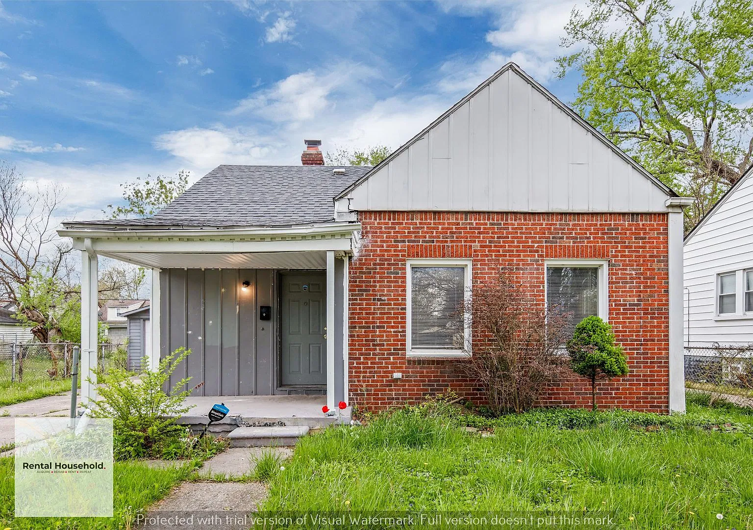 Move Into Comfort! Renovated 3BR Home Section 8 Welcome! — Photo 3
