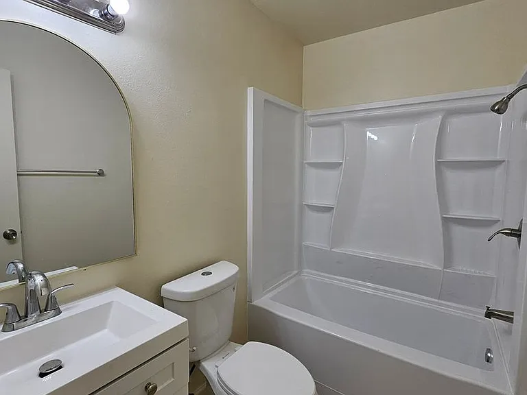1100-1108 Arizona St SE — Photo 2