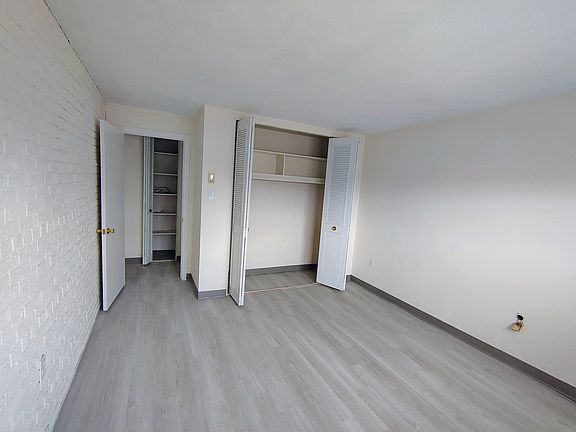 4th image of 60 Greentree Ln APT 49