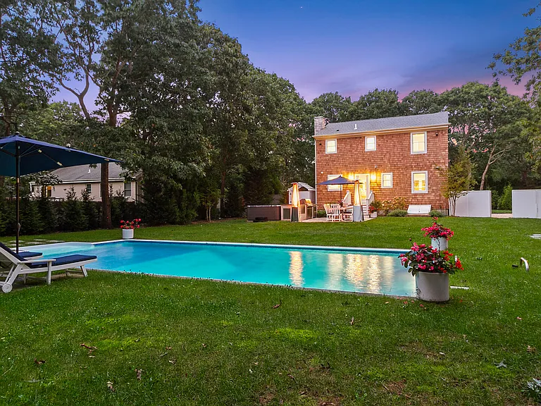 5 Amagansett Dr E — Photo 4