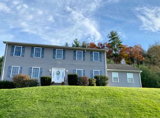 138 General Hobbs Rd, Jefferson, MA 01522