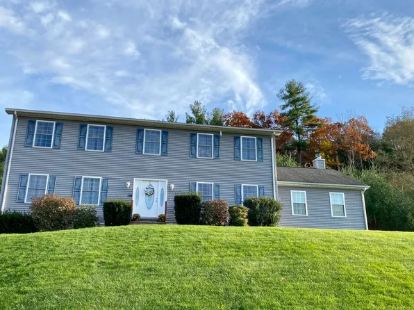 138 General Hobbs Rd, Jefferson, MA 01522