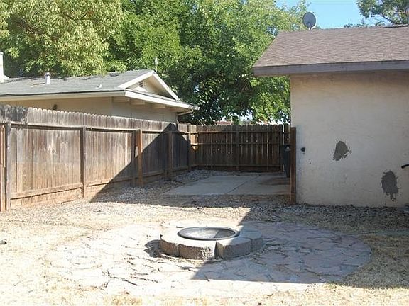 3rd image of 205 Olive St