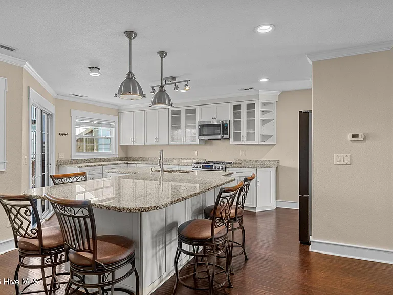8711 Plantation Dr #302 — Photo 10