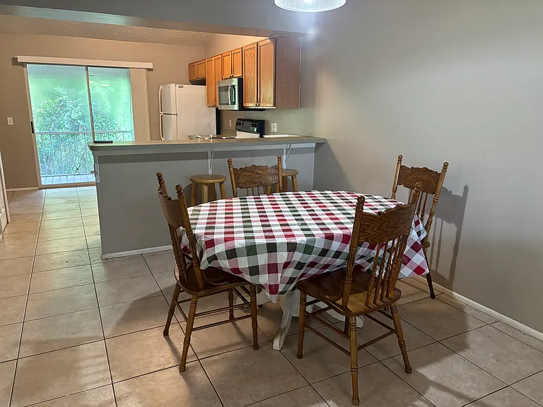 129 Reserve Cir #209 — Photo 4