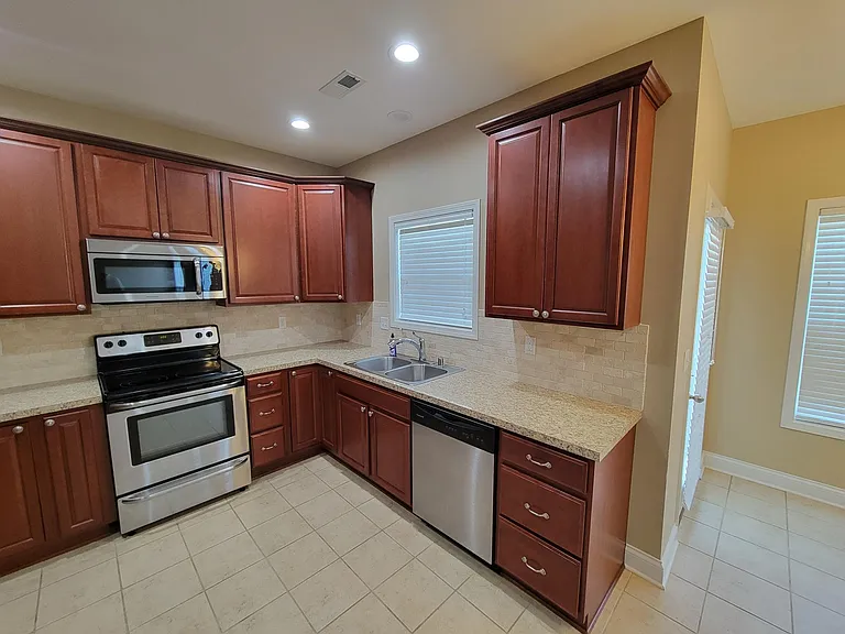 4155 Katherine Pl — Photo 11