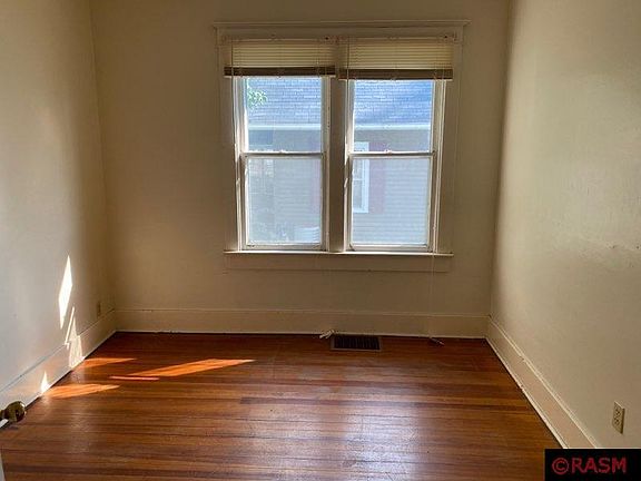 5th image of 211 N 4th St