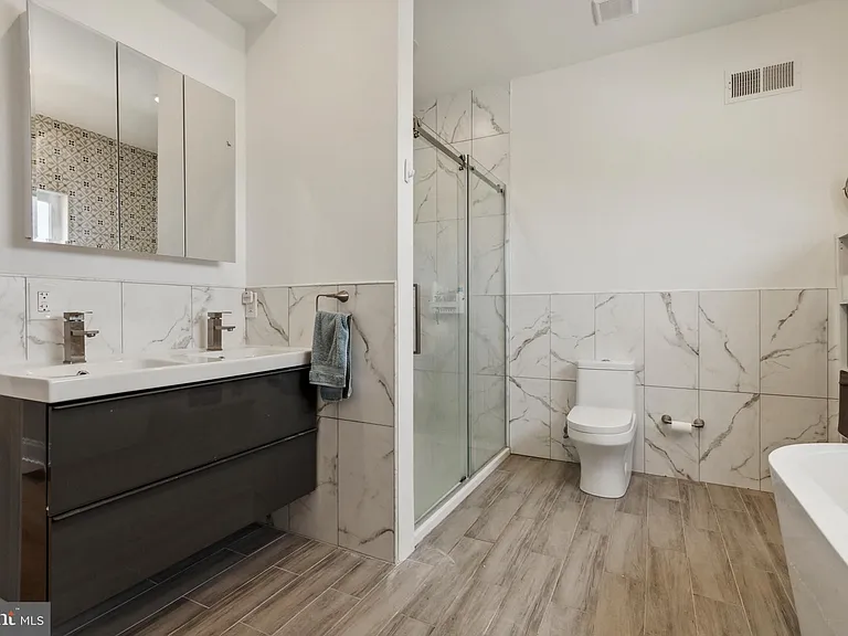 2145 Cross St — Photo 15