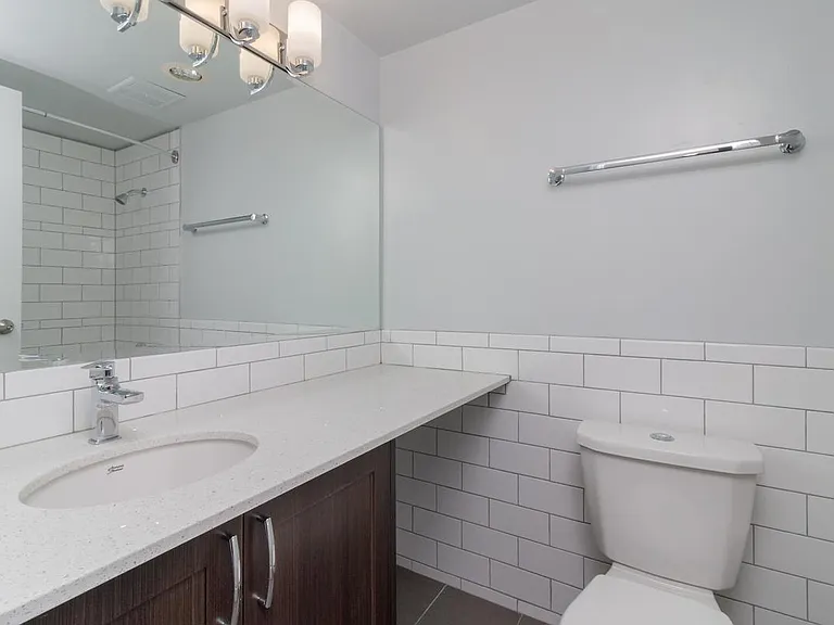 984 McKenzie Ave — Photo 27