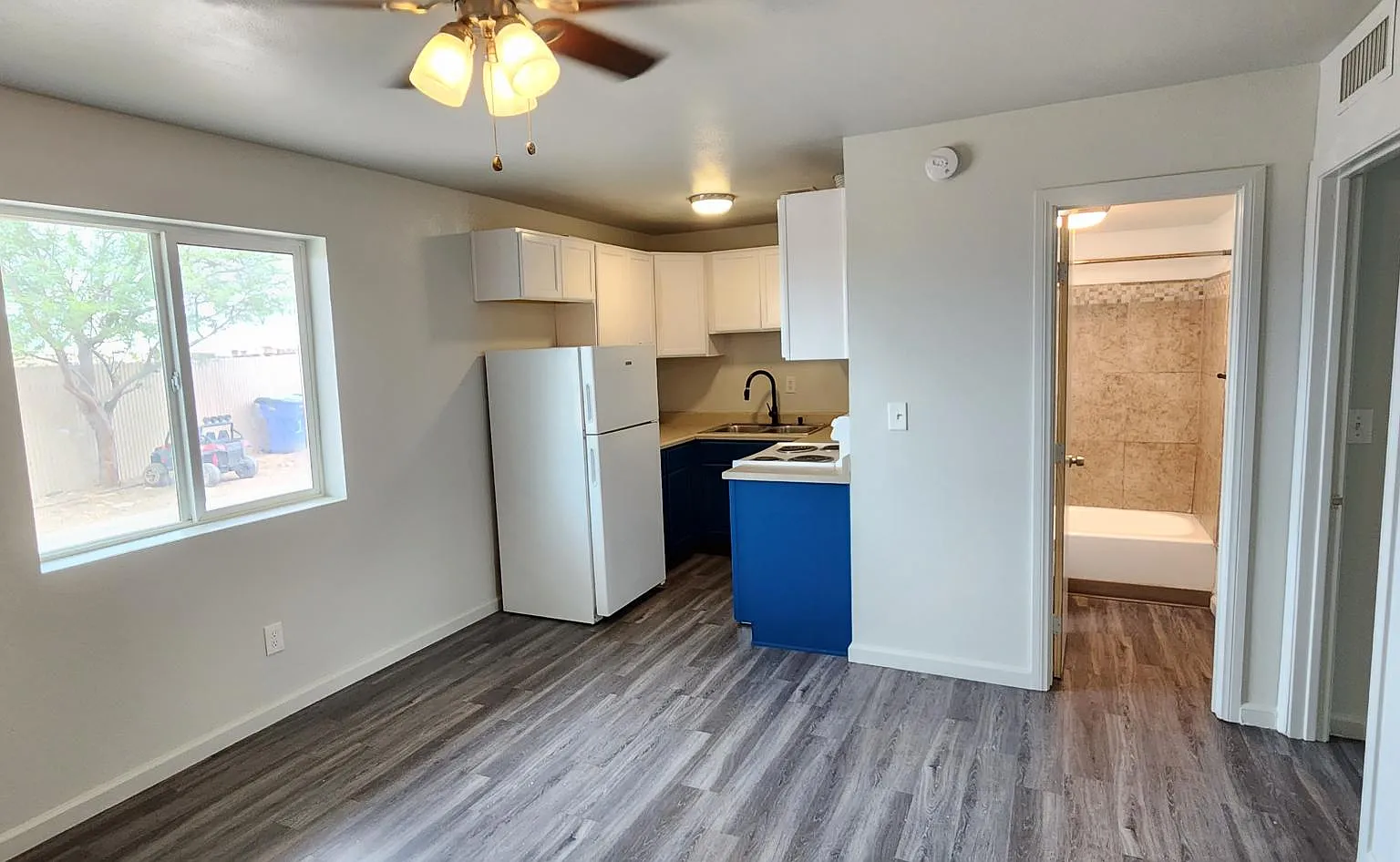 2 bed, 520 sqft, $1,250 — Photo 2