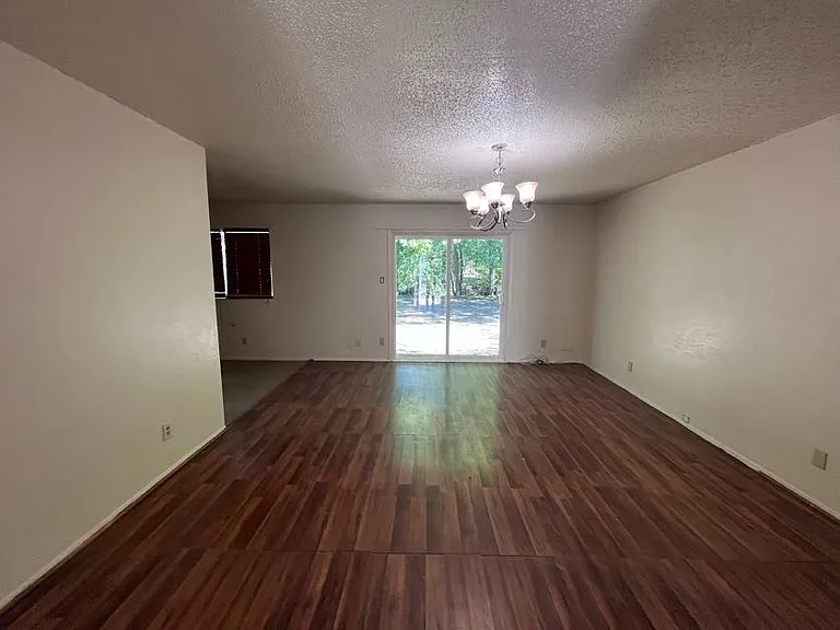 4406 Dovewood Dr — Photo 14